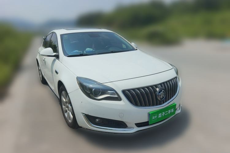Used Buick Regal 2015 1.6T Elite Tech Model Front Right 45 Deg