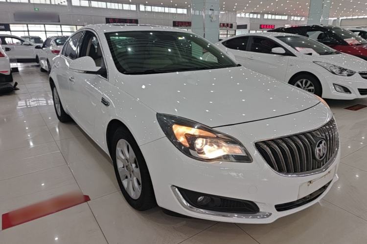 Used Buick Regal 2015 2.0L Elite Fashion Edition Front Right 45 Deg