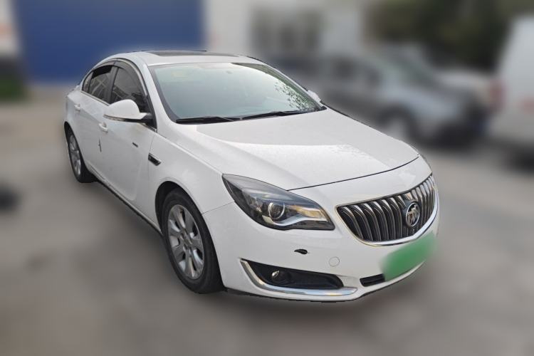 Used Buick Regal 2015 1.6T Leading Technology Model Front Right 45 Deg