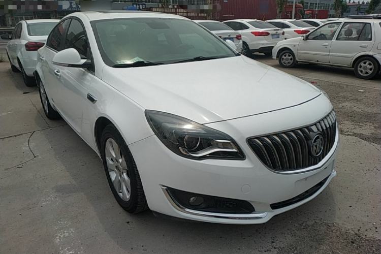 Used Buick Regal 2015 1.6T Elite Tech Model Front Right 45 Deg