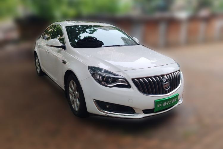 Used Buick Regal 2015 1.6T Leading Technology Model Front Right 45 Deg