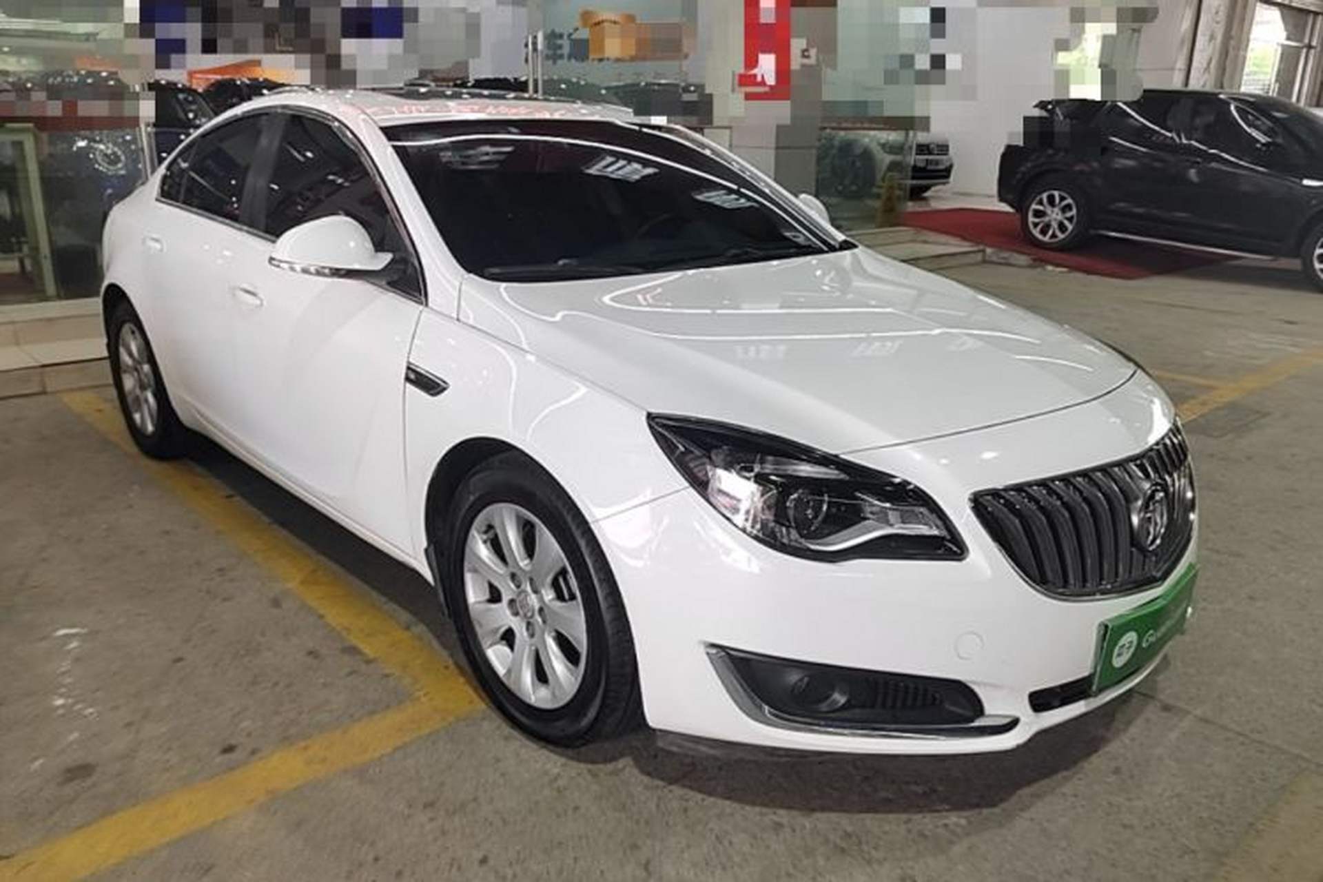 Used Buick Regal 2015 1.6T Leading Technology Model Front Right 45 Deg