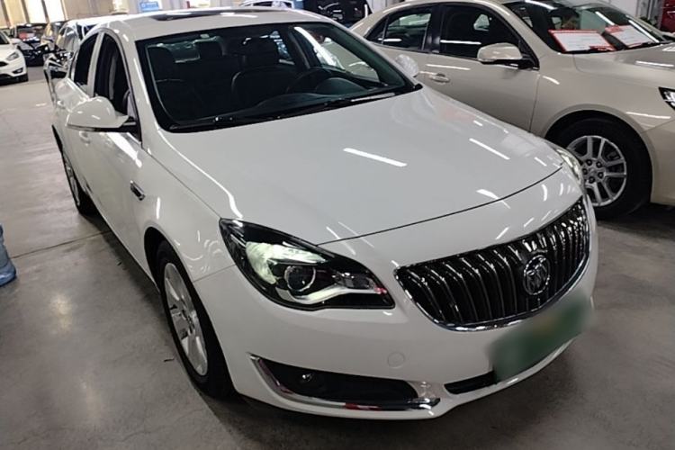 Used Buick Regal 2015 1.6T Leading Technology Model Front Right 45 Deg