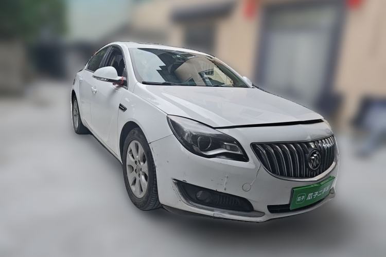 Used Buick Regal 2015 2.0L Leading Fashion Edition Front Right 45 Deg