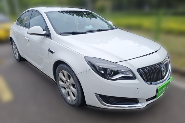 Used Buick Regal 2015 1.6T Leading Technology Model Front Right 45 Deg
