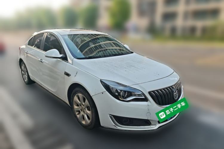 Used Buick Regal 2015 1.6T Leading Technology Model Front Right 45 Deg