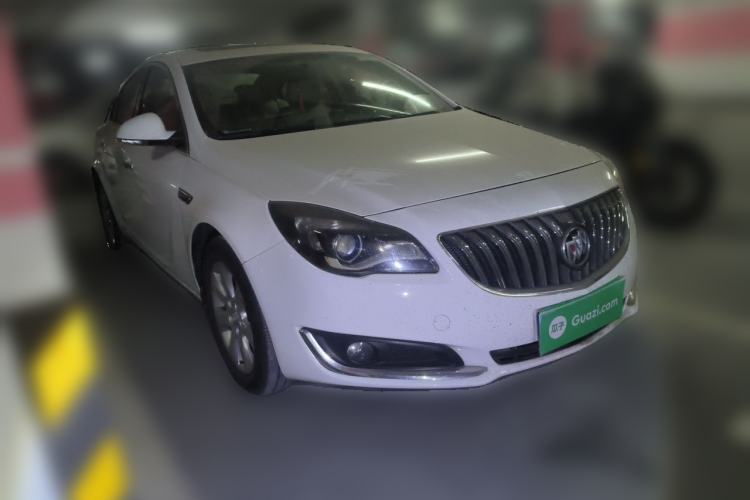 Used Buick Regal 2015 2.0L Leading Fashion Edition Front Right 45 Deg