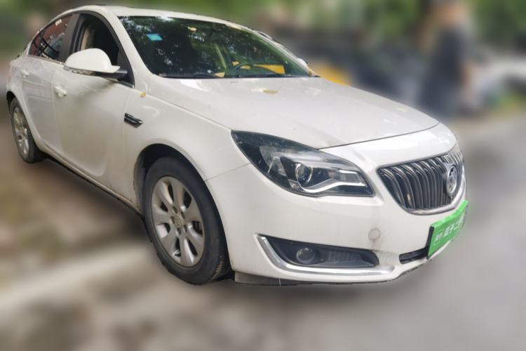 Used Buick Regal 2015 2.0L Leading Fashion Edition Front Right 45 Deg