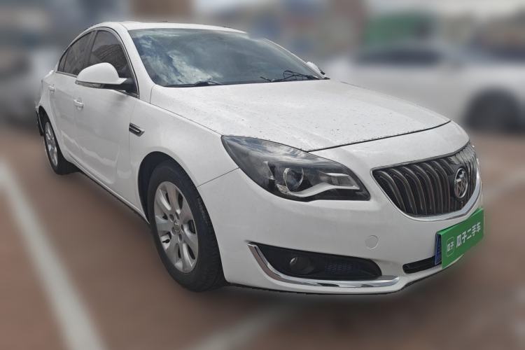 Used Buick Regal 2015 2.0L Leading Fashion Edition Front Right 45 Deg