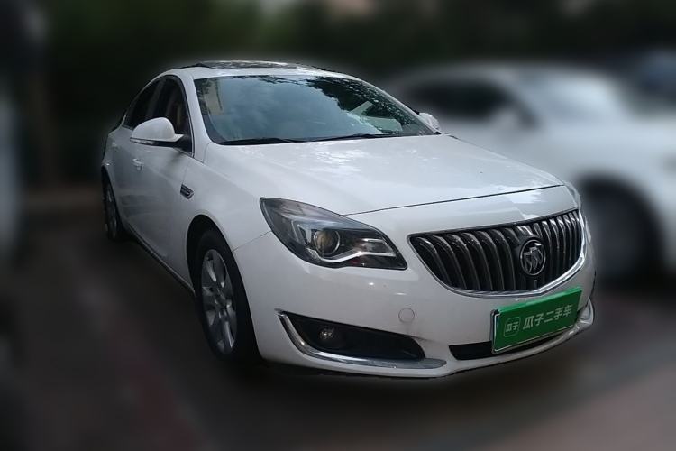 Used Buick Regal 2015 2.0L Leading Fashion Edition Front Right 45 Deg
