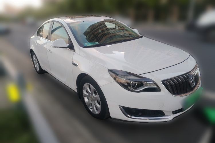 Used Buick Regal 2015 1.6T Leading Technology Model Front Right 45 Deg