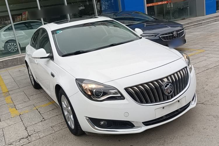Used Buick Regal 2015 1.6T Leading Technology Model Front Right 45 Deg