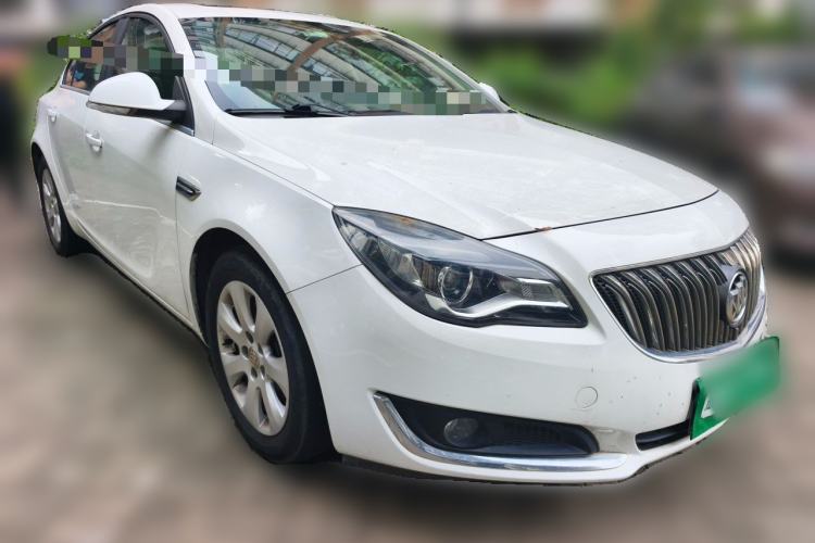 Used Buick Regal 2015 2.0L Leading Fashion Edition Front Right 45 Deg