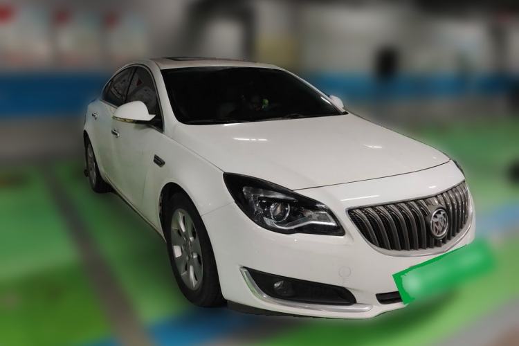 Used Buick Regal 2015 2.0L Elite Fashion Edition Front Right 45 Deg