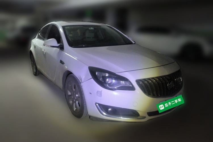 Used Buick Regal 2015 2.0L Leading Fashion Edition Front Right 45 Deg