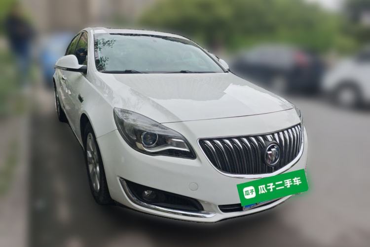 Used Buick Regal 2015 1.6T Leading Technology Model Front Right 45 Deg