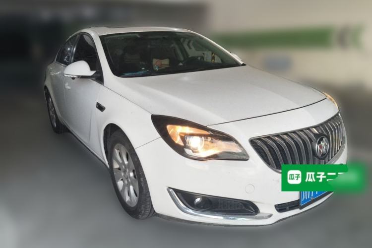 Used Buick Regal 2015 1.6T Leading Technology Model Front Right 45 Deg