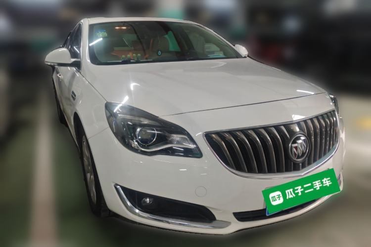 Used Buick Regal 2015 2.0L Elite Fashion Edition Front Right 45 Deg