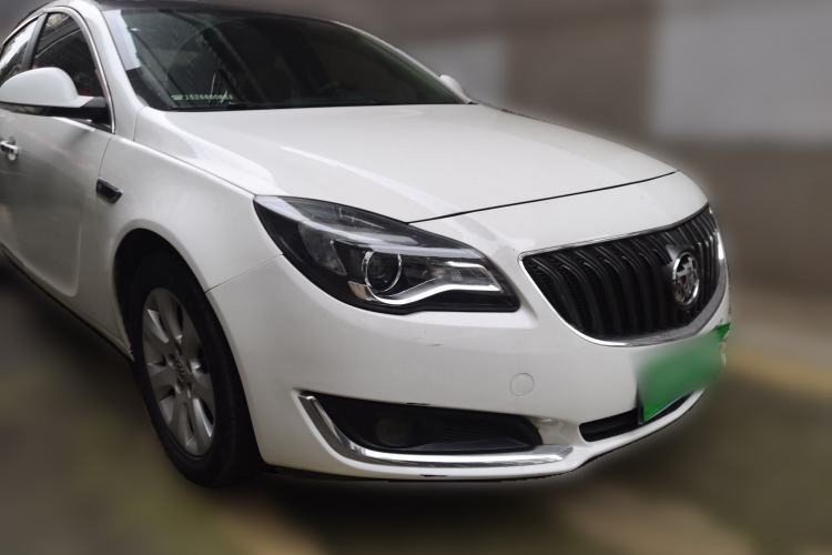 Used Buick Regal 2015 1.6T Elite Tech Model Front Right 45 Deg