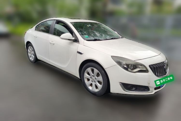 Used Buick Regal 2015 1.6T Fashion Tech Model Front Right 45 Deg