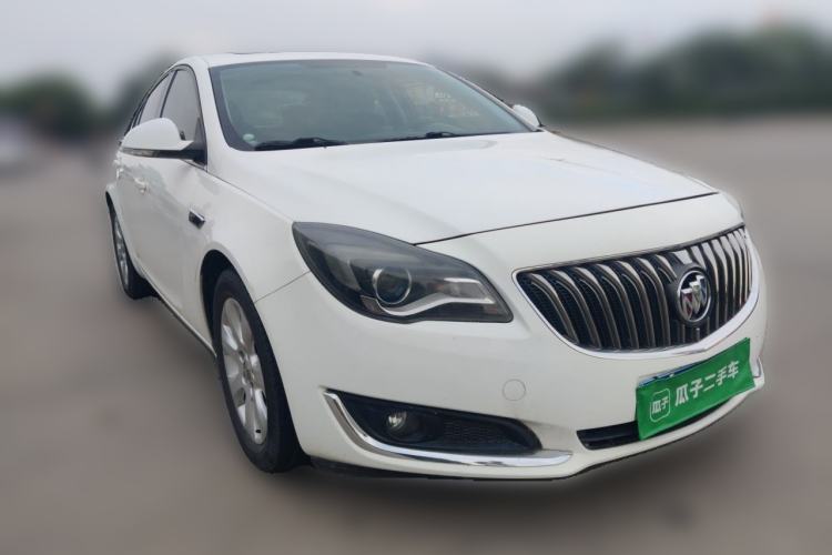 Used Buick Regal 2015 1.6T Leading Technology Model Front Right 45 Deg