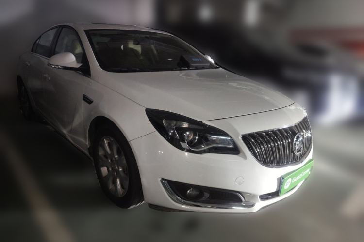 Used Buick Regal 2015 2.0L Leading Fashion Edition Front Right 45 Deg