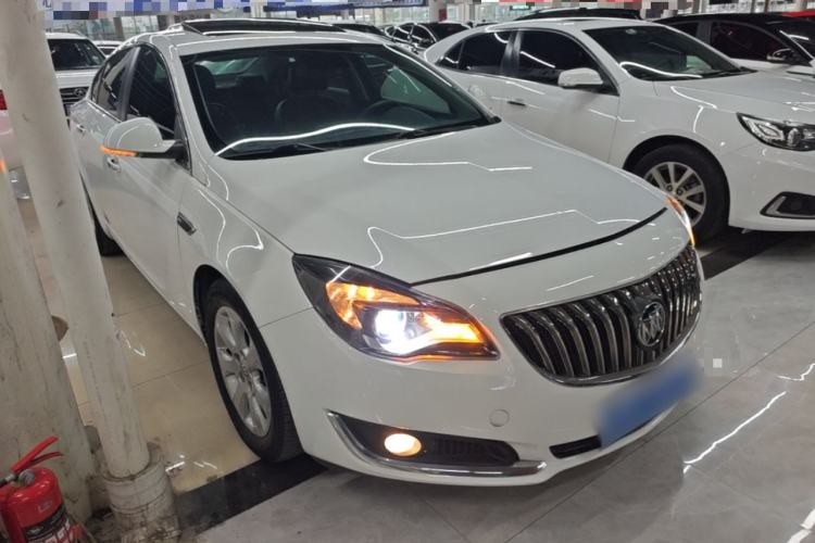 Used Buick Regal 2015 1.6T Elite Tech Model Front Right 45 Deg
