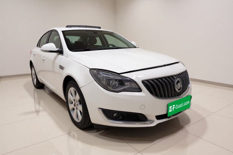 Used Buick Regal 2015 1.6T Leading Technology Model Front Right 45 Deg