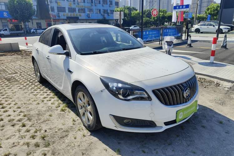 Used Buick Regal 2015 1.6T Elite Tech Model Front Right 45 Deg