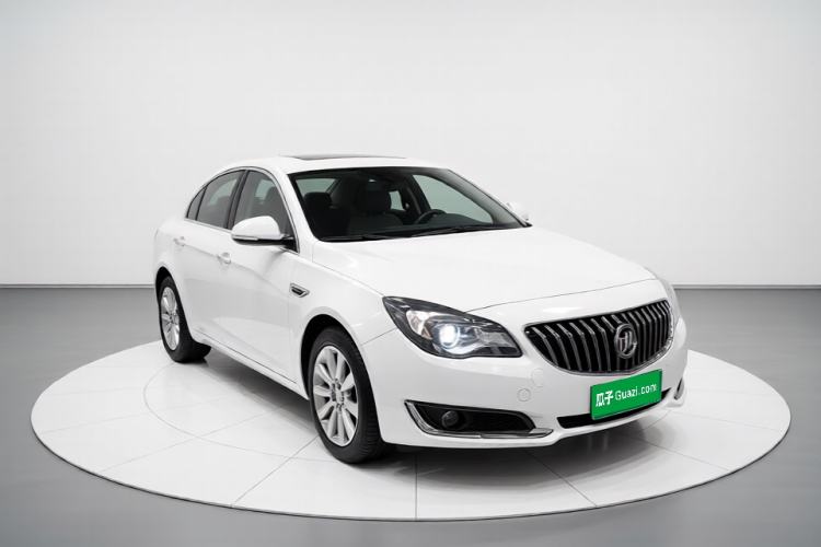 Used Buick Regal 2015 2.0L Elite Fashion Edition Front Right 45 Deg