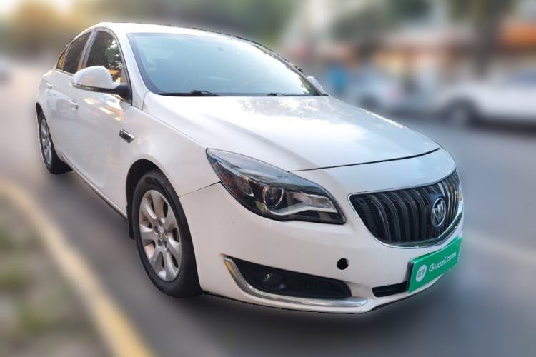 Used Buick Regal 2015 1.6T Leading Technology Model Front Right 45 Deg