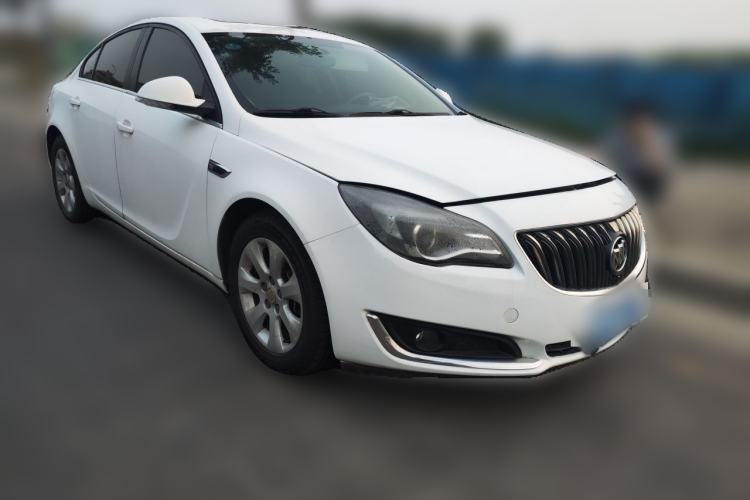Used Buick Regal 2015 1.6T Leading Technology Model Front Right 45 Deg