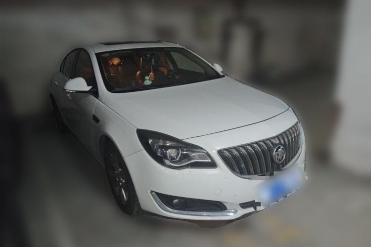 Used Buick Regal 2015 1.6T Fashion Tech Model Front Right 45 Deg