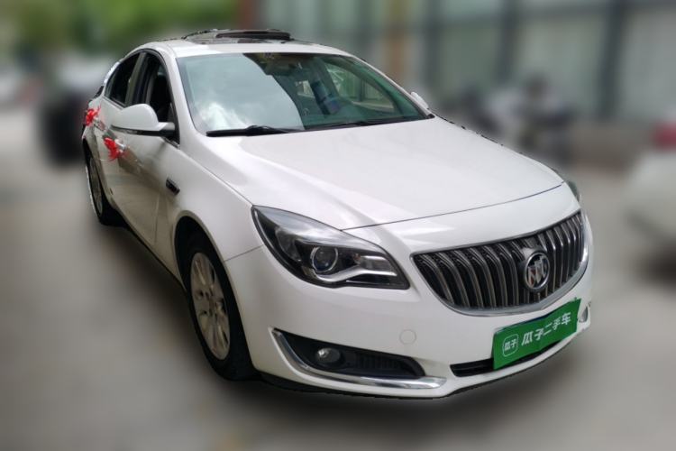 Used Buick Regal 2015 1.6T Leading Technology Model Front Right 45 Deg