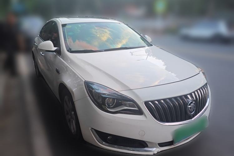 Used Buick Regal 2015 1.6T Elite Tech Model Front Right 45 Deg