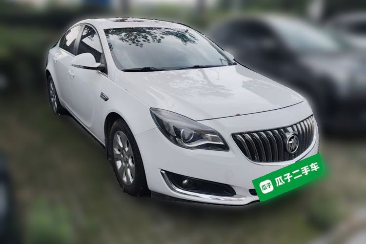 Used Buick Regal 2015 2.0L Leading Fashion Edition Front Right 45 Deg