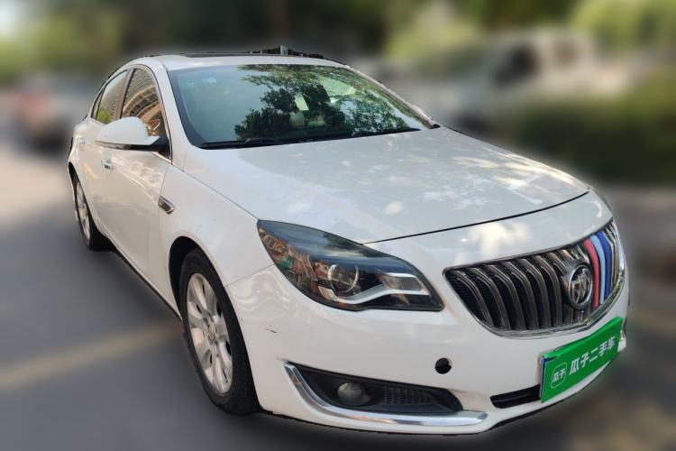Used Buick Regal 2015 1.6T Leading Technology Model Front Right 45 Deg