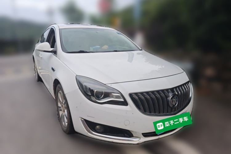 Used Buick Regal 2015 1.6T Leading Technology Model Front Right 45 Deg