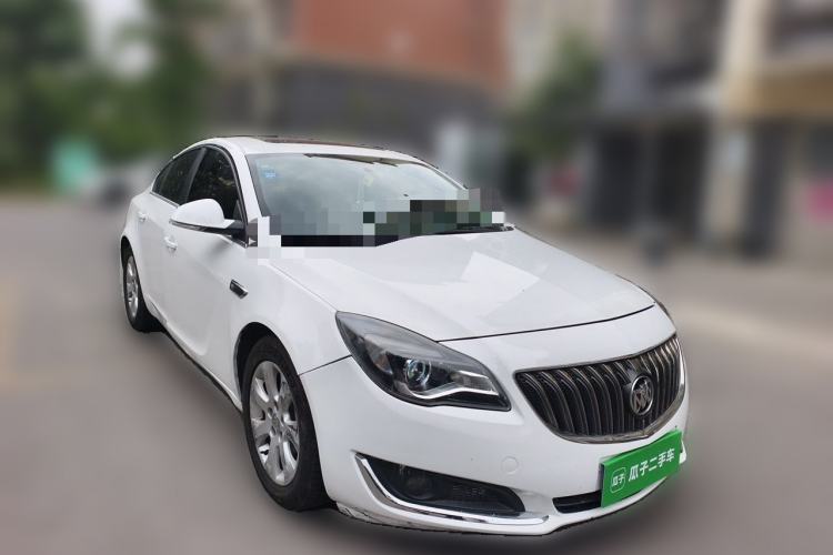 Used Buick Regal 2015 1.6T Leading Technology Model Front Right 45 Deg