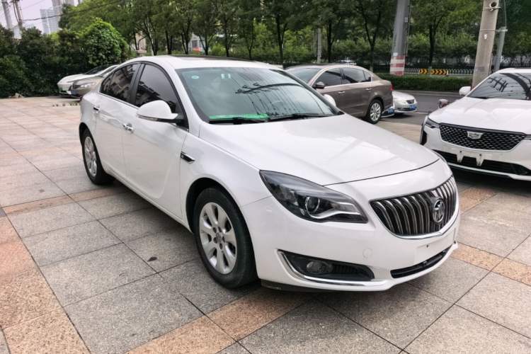 Used Buick Regal 2015 1.6T Elite Tech Model Front Right 45 Deg