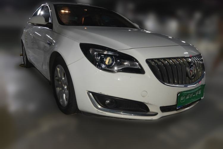 Used Buick Regal 2015 1.6T Leading Technology Model Front Right 45 Deg