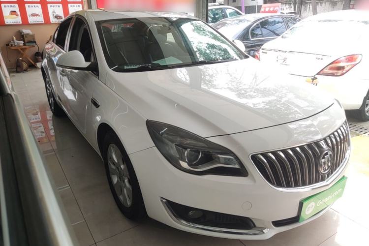 Used Buick Regal 2015 1.6T Leading Technology Model Front Right 45 Deg