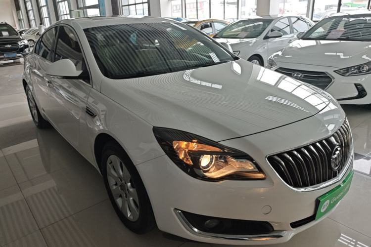 Used Buick Regal 2015 2.0L Elite Fashion Edition Front Right 45 Deg