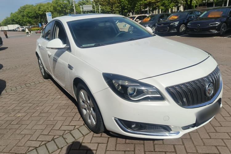 Used Buick Regal 2015 1.6T Leading Technology Model Front Right 45 Deg