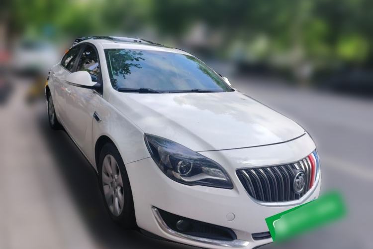 Used Buick Regal 2015 1.6T Leading Technology Model Front Right 45 Deg