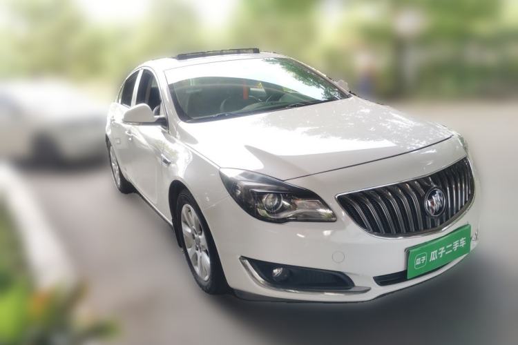 Used Buick Regal 2015 1.6T Leading Technology Model Front Right 45 Deg