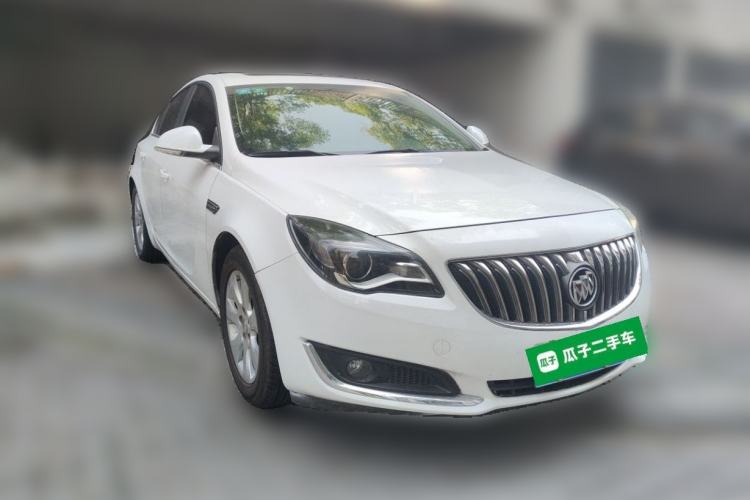 Used Buick Regal 2015 2.0L Leading Fashion Edition Front Right 45 Deg