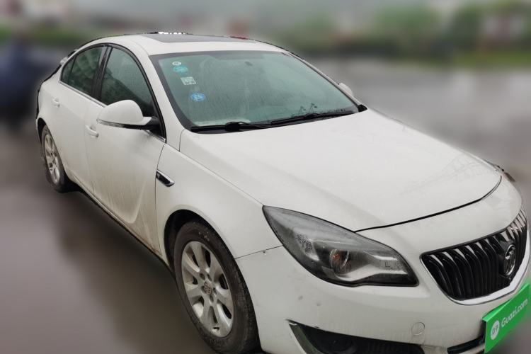 Used Buick Regal 2015 1.6T Leading Technology Model Front Right 45 Deg
