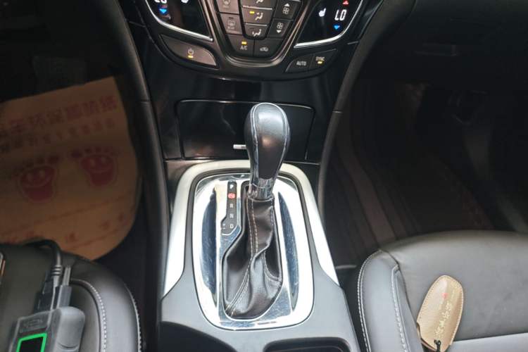 Used Buick Regal 2015 1.6T Fashion Tech Model Gear Lever