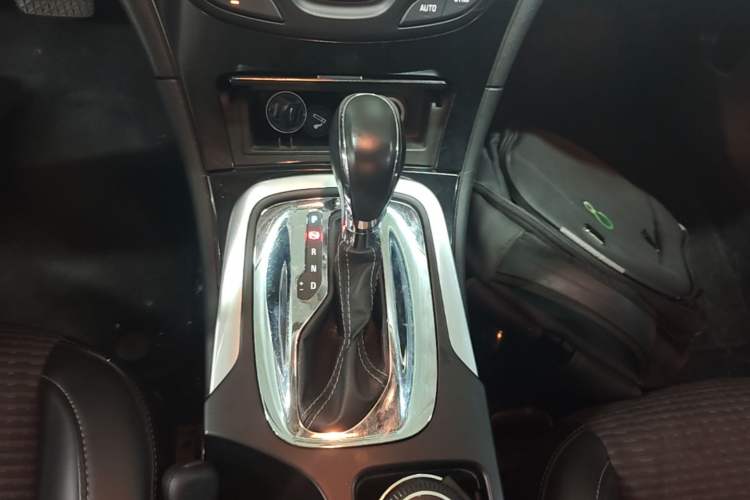 Used Buick Regal 2015 1.6T Leading Technology Model Gear Lever